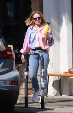 KRISTEN BELL Out for Pizza and Ice Cream in Los Feliz 08/29/2022