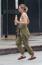 KRISTEN BELL Visits Hollywood Pantages Theatre in Hollywood 08/22/2022