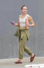 KRISTEN BELL Visits Hollywood Pantages Theatre in Hollywood 08/22/2022