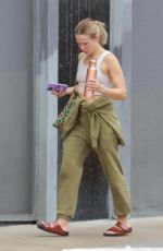 KRISTEN BELL Visits Hollywood Pantages Theatre in Hollywood 08/22/2022