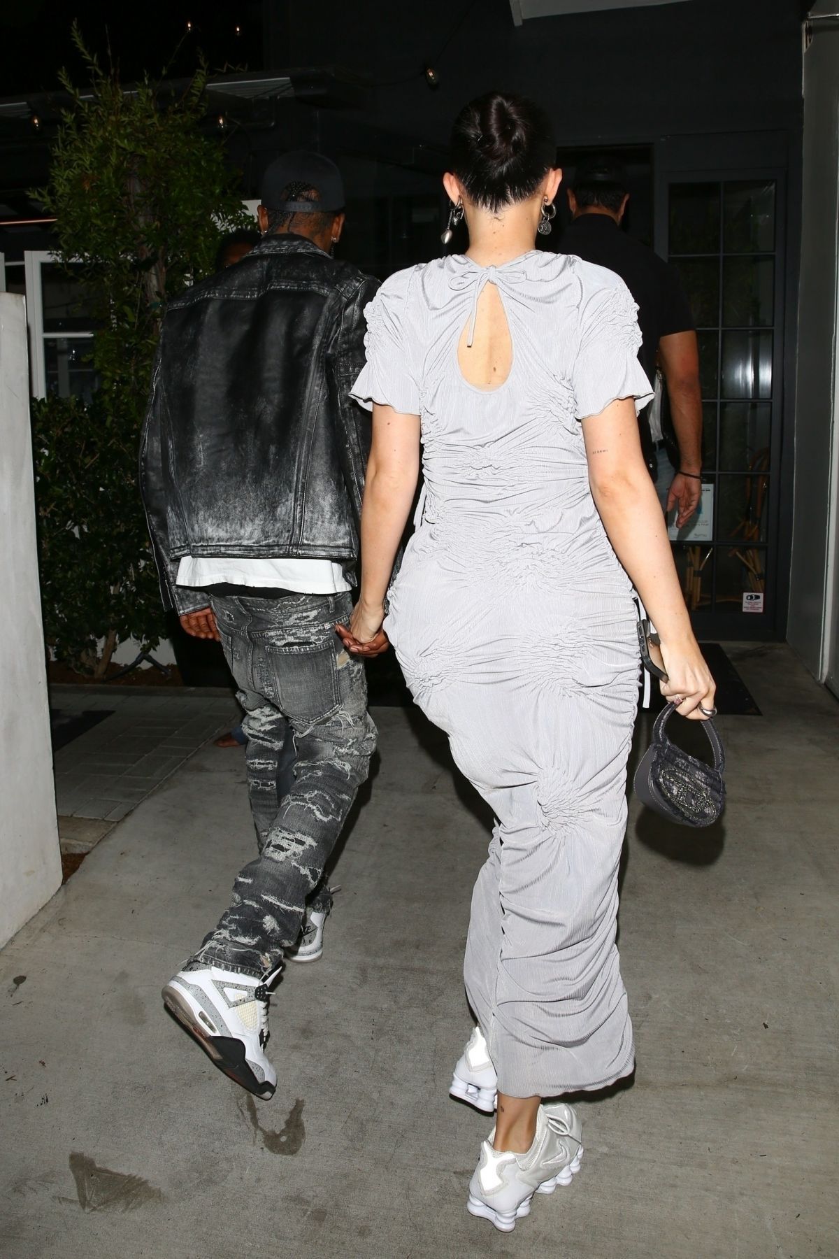 kylie-jenner-and-travis-scott-out-for-di.