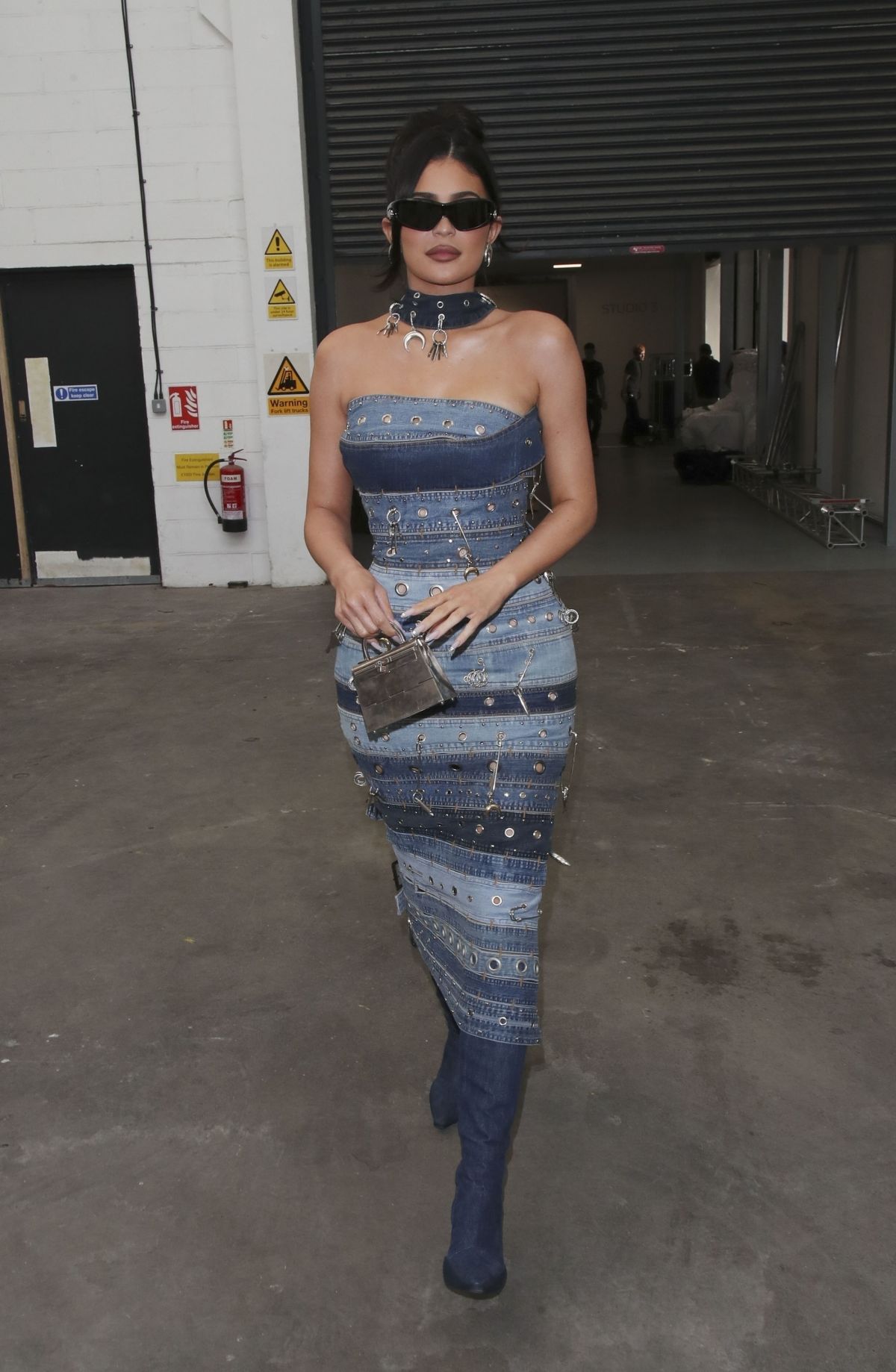 KYLIE JENNER Arrives at Photoshoot at Sun Studios in London 08/05/2022 ...