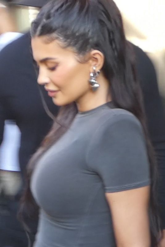 KYLIE JENNER Heading to Travis Scott Concert in London 08/07/2022