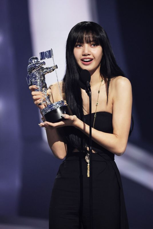 LALISA MANOBAN at 2022 MTV VMA