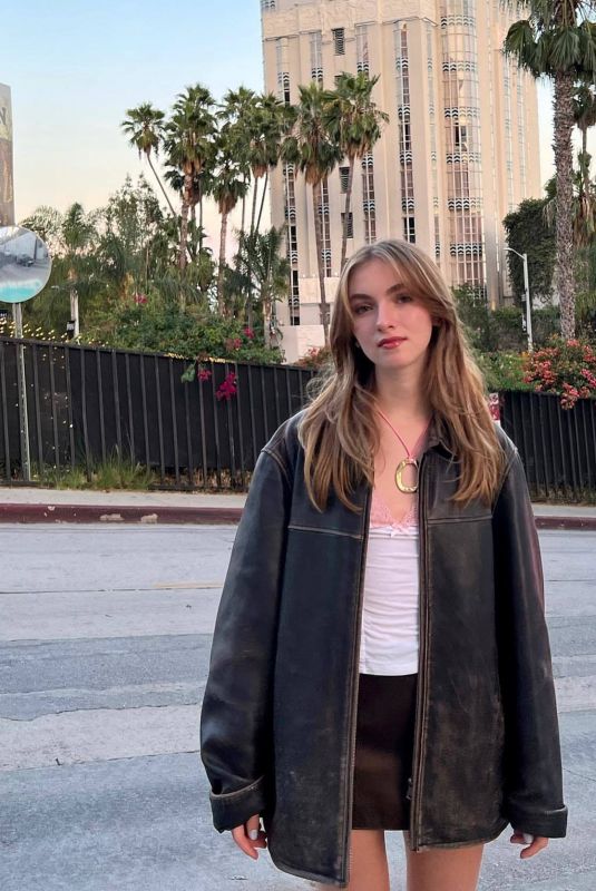 LAUREN ORLANDO – Instagram Photos 08/17/2022