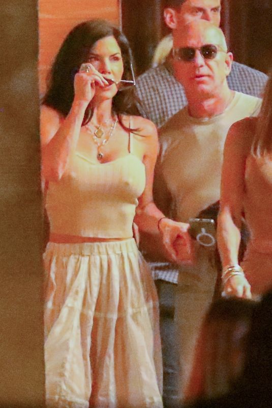 LAUREN SANCHEZ and Jeff Bezos at Nobu in Malibu 08/06/2022
