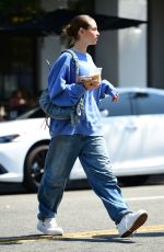 LENI KLUM Out for Lunch with a Friend in Los Angeles 08/21/2022