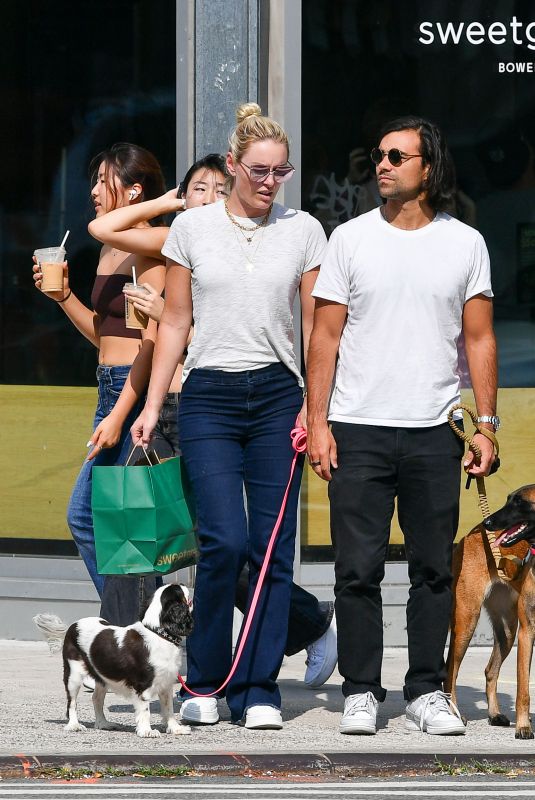 LINDSEY VONN and Diego Osorio Out with Their Dogs in New York 08/28/2022.
