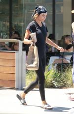 LISA RINNA Out for Grocery at Erewhon Market in Studio City 08/26/202