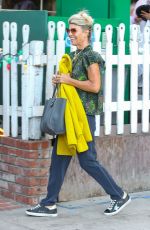 LORI LOUGHLIN Out for Dinner at The Ivy in Beverly Hills 08/17/2022