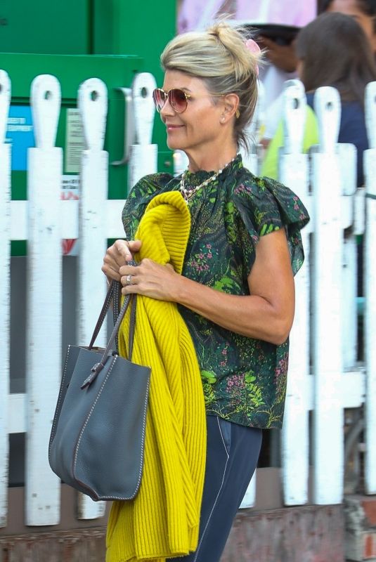 LORI LOUGHLIN Out for Dinner at The Ivy in Beverly Hills 08/17/2022
