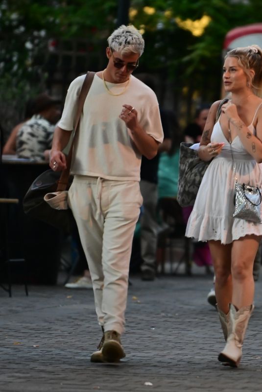 LOTTIE MOSS Out for Lunch with Friends in London 07/31/2022