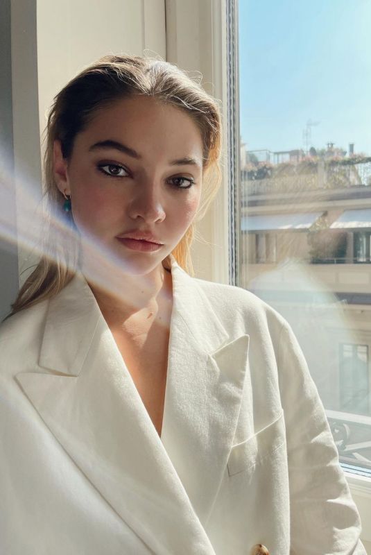 MADELYN CLINE for Who What Wear, June 2022