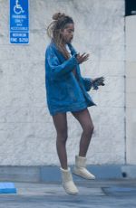 MALIA OBAMA Out and About in Los Angeles 08/19/2022
