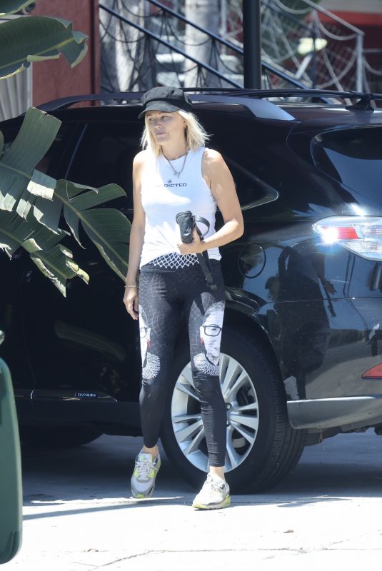MALIN AKERMAN Brings Large Artwork to Framing Store in Los Feliz 08/05/2022