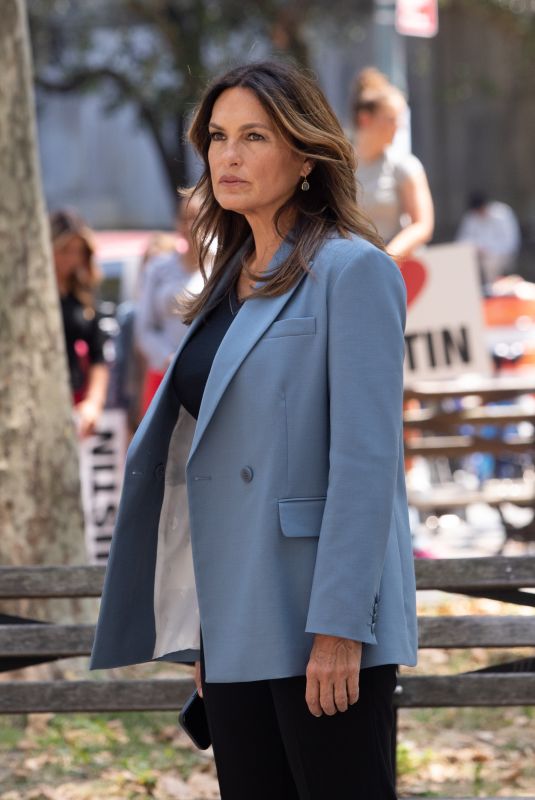 MARISKA HARGITAY on the Set of Law and Prder: Special Victims Unit in New York 08/04/2022