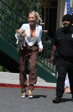 MARY FITZGERALD Leaves SS Offices in West Hollywood 08/18/2022