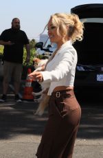 MARY FITZGERALD Leaves SS Offices in West Hollywood 08/18/2022