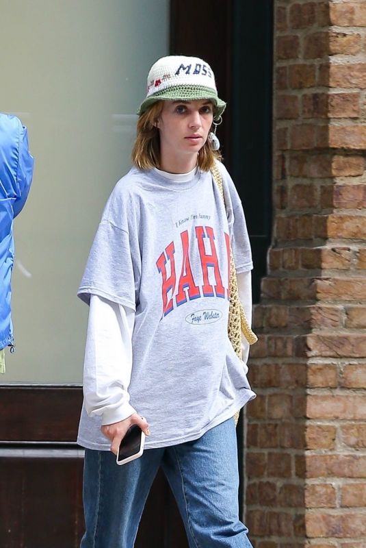 MAYA HAWKE Out and About in New York 08/19/2022