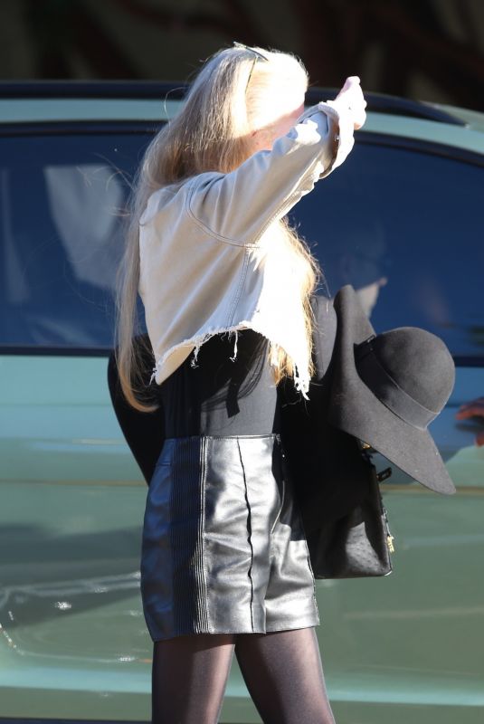 MELISSA COHEN Out for Lunch at Soho House in Malibu 08/22/2022