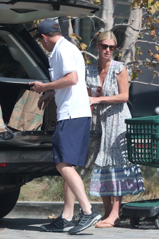 NICKY HILTON and James Rothschild Shopping at Whole Foods in Malibu 08/02/2022