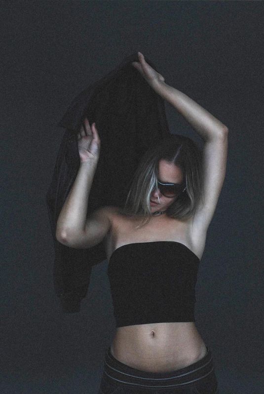 OLIVIA PONTON at a Photoshoot 08/27/2022