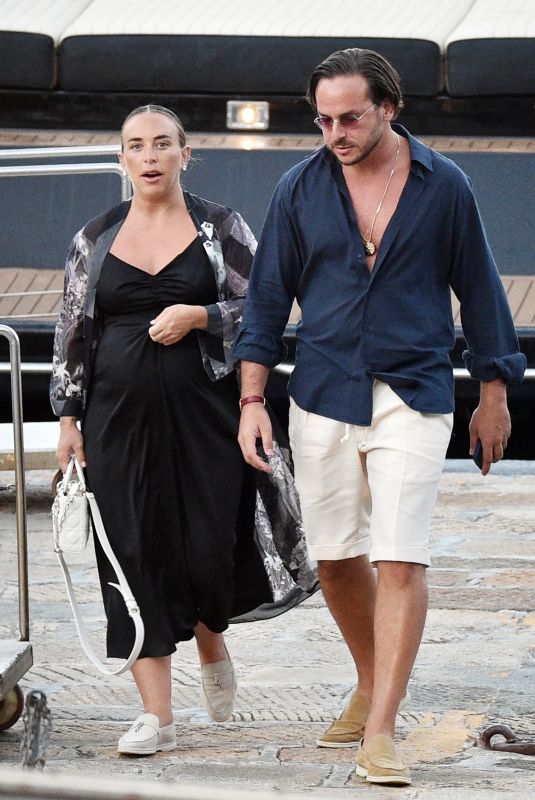Pregnant CHLOE GREEN and Manuele Thiella Out for Lunch in Portofino 08/21/2022