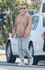 Pregnant KATE MARA and Jamie Bell Out for Breakfast in Silver Lake 08/23/2022