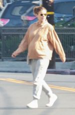 Pregnant KATE MARA and Jamie Bell Out for Breakfast in Silver Lake 08/23/2022
