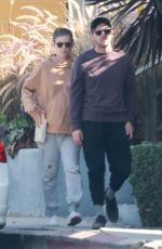 Pregnant KATE MARA and Jamie Bell Out for Breakfast in Silver Lake 08/23/2022
