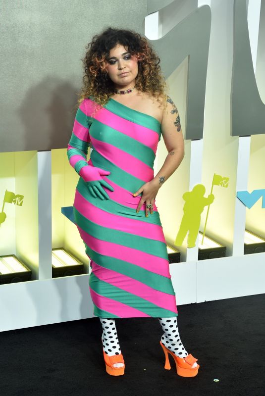 REMI WOLF at 2022 MTV VMA’s in Newark 08/28/2022