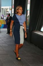 ROBIN ROBERTS Arrives at Good Morning America in New York 08/16/2022