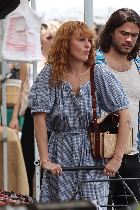 RUMER WILLIS Shopping at Farmer