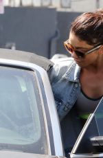 SARAH HYLAND Leaves a Gym in Los Angeles 08/17/2022