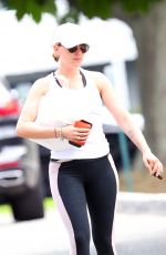 SCARLETT JOHANSSON Out Picking Up Lunch in New York 08/15/2022