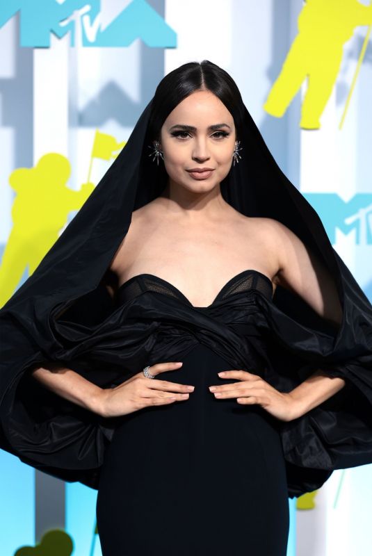 SOFIA CARSON at 2022 MTV VMA