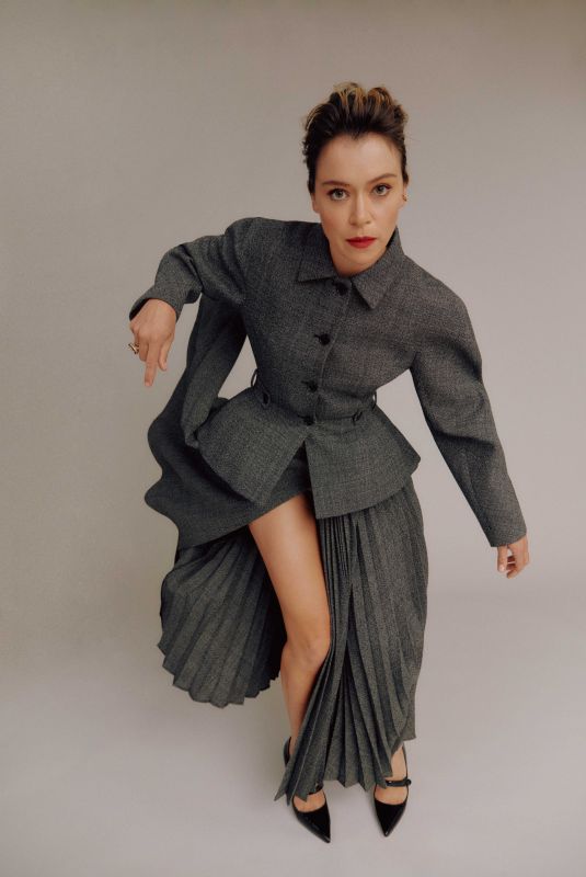 TATIANA MASLANY for Elle Magazine, 2022