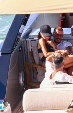 VICTORIA and David BECKHAM at a Boat in South Beach 08/27/2022