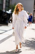 ZOEY DEUTCH Leaves Her Hotel in New York 08/11/2022