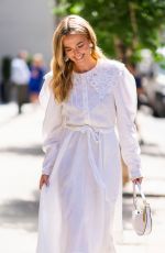ZOEY DEUTCH Leaves Her Hotel in New York 08/11/2022