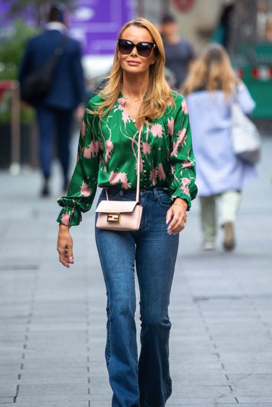 AMANDA HOLDEN Leaves Global Radio Studios in London 09/22/2022