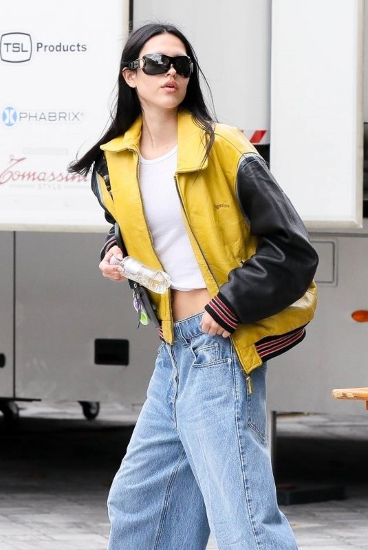 AMELIA HAMLIN Out and About at Milan Fashion Week 90/21/2022