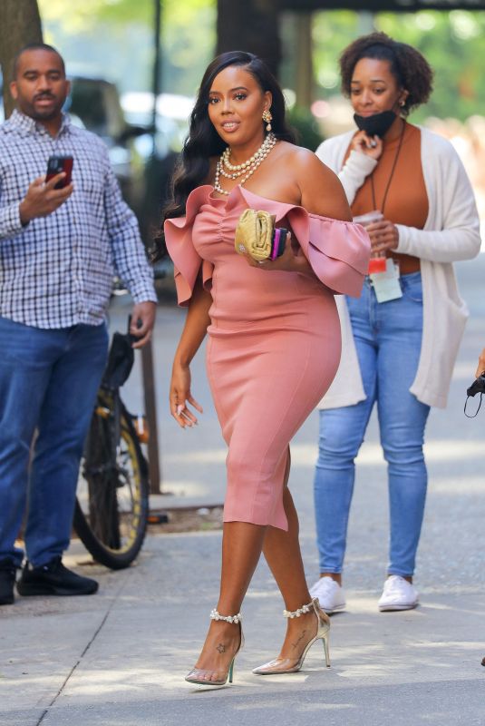 ANGELA SIMMONS Leaves Tamron Hall Show in New York 09/15/2022