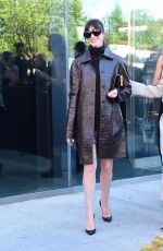ANNE HATHAWAY Arrives at Michael Kors Show at New York Fashion Week 09/14/2022