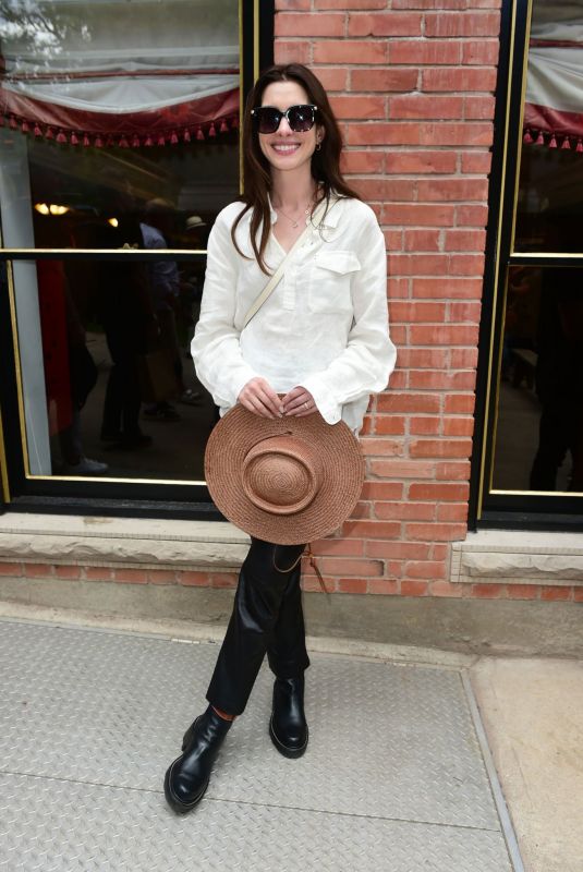 ANNE HATHAWAY Out and About in Telluride 09/03/2022