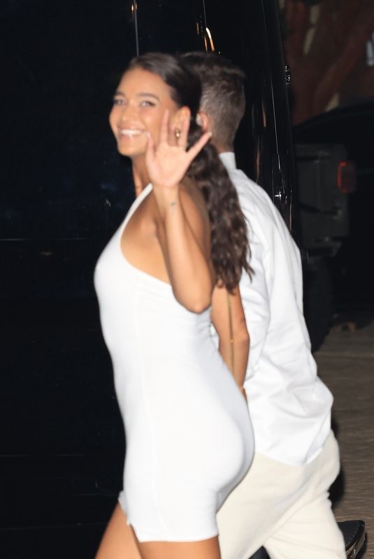 APRIL LOVE GEARY Out for Dinner Date at Nobu in Malibu 09/04/2022