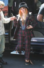 AVRIL LAVIGNE and Mod Sun Out for Lunch at El Compadre Restaurant in Hollywood Walk 08/31/2022