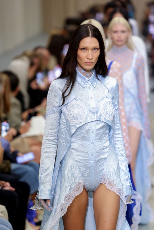 BELLA HADID Walks Runway at Burberry Show at London Fashion Week 09/26/2022