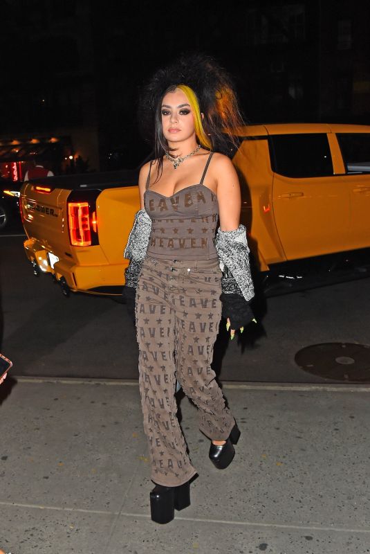 CHARLI XCX Arrives at Bowery Hotel in New York 09/10/2022