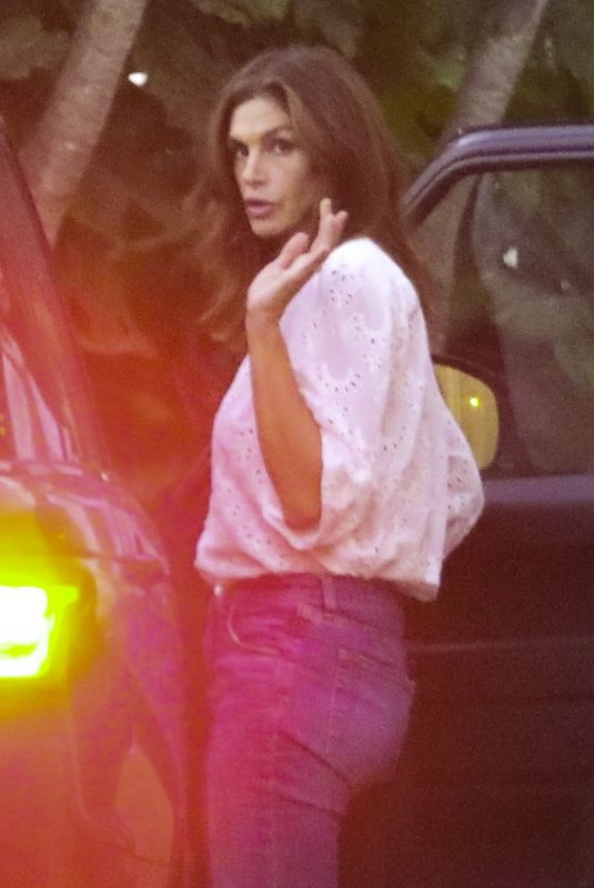 CINDY CRAWFORD Arrives at Cafe Habana in Malibu 09/25/2022